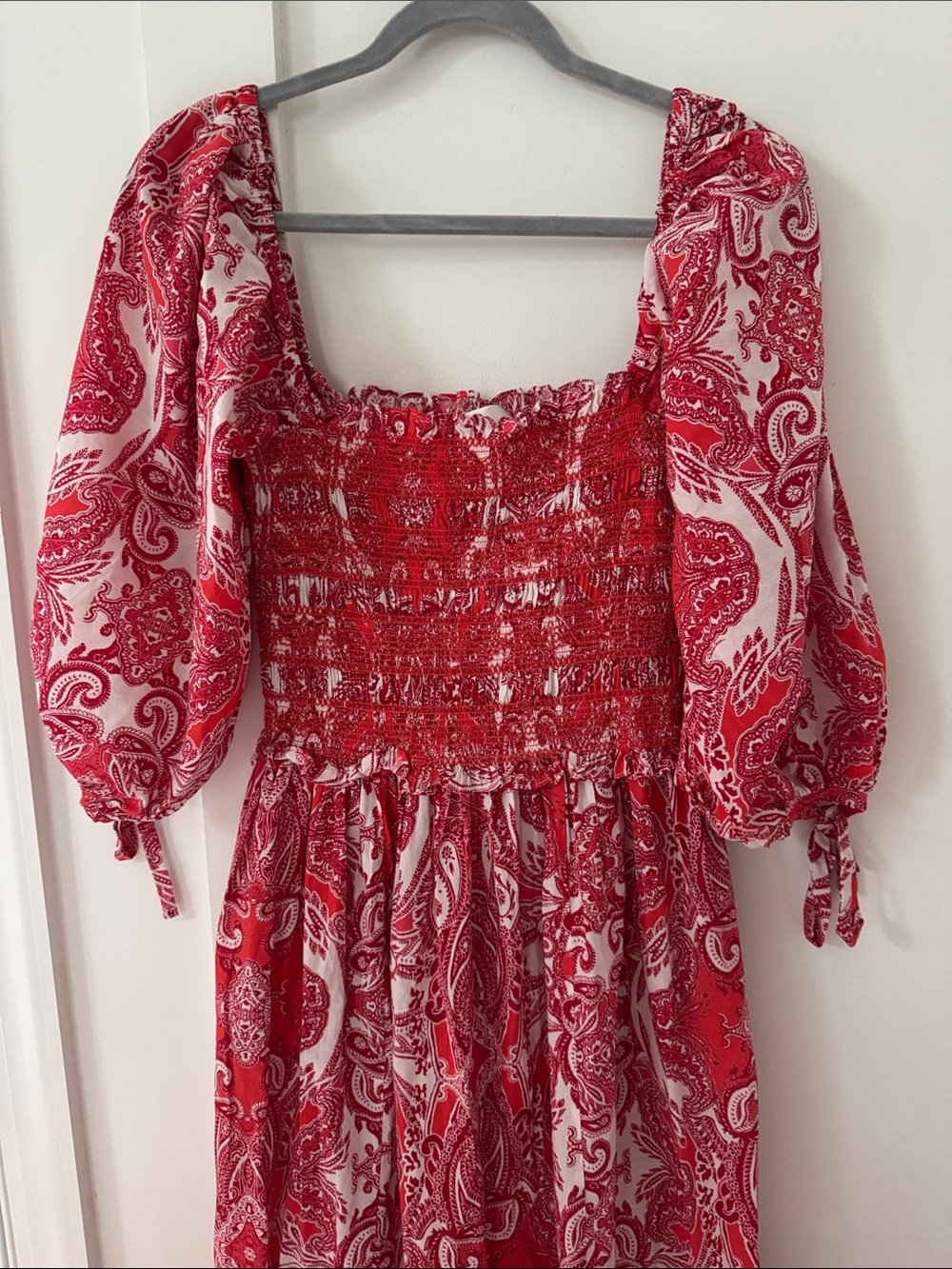 Tuckernuck Cara Cara Jazzy Red White Paisley Print Smocked Midi Dress M - Picture 4 of 13